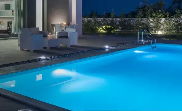 One-piece pools